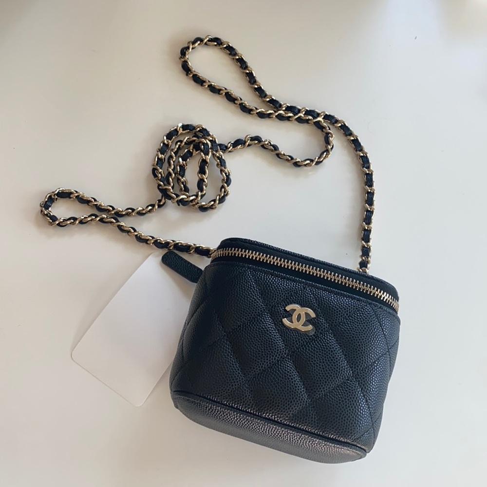 Chanel 22C Classic Vanity with Chain Gold M.